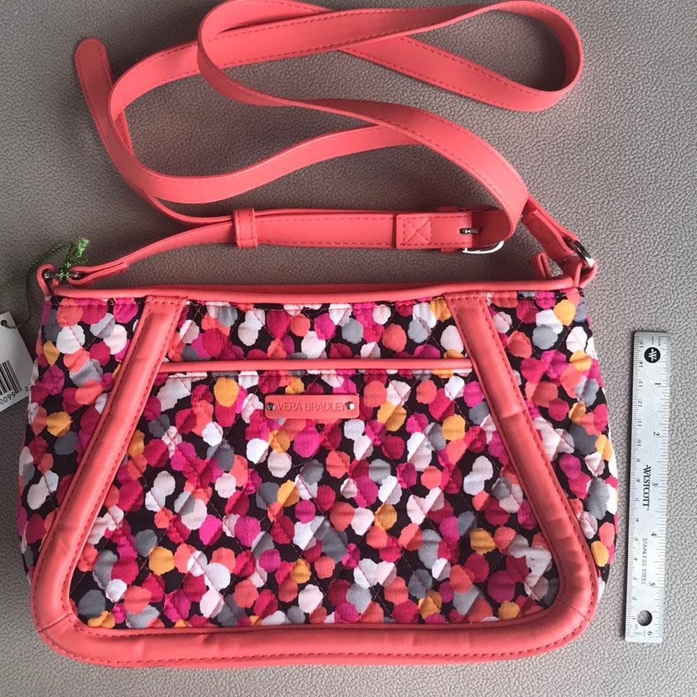 GORGEOUS VERA BRADLEY Trimmed Trapeze Crossbody - Picture 2 of 6